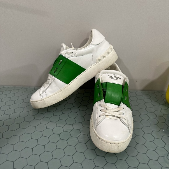 スニーカー 25ss Valentino Garavani Sneakers 6W2S0LL5YCLQNM Valentino Garavani White Rockstud Untitled Leather Platform